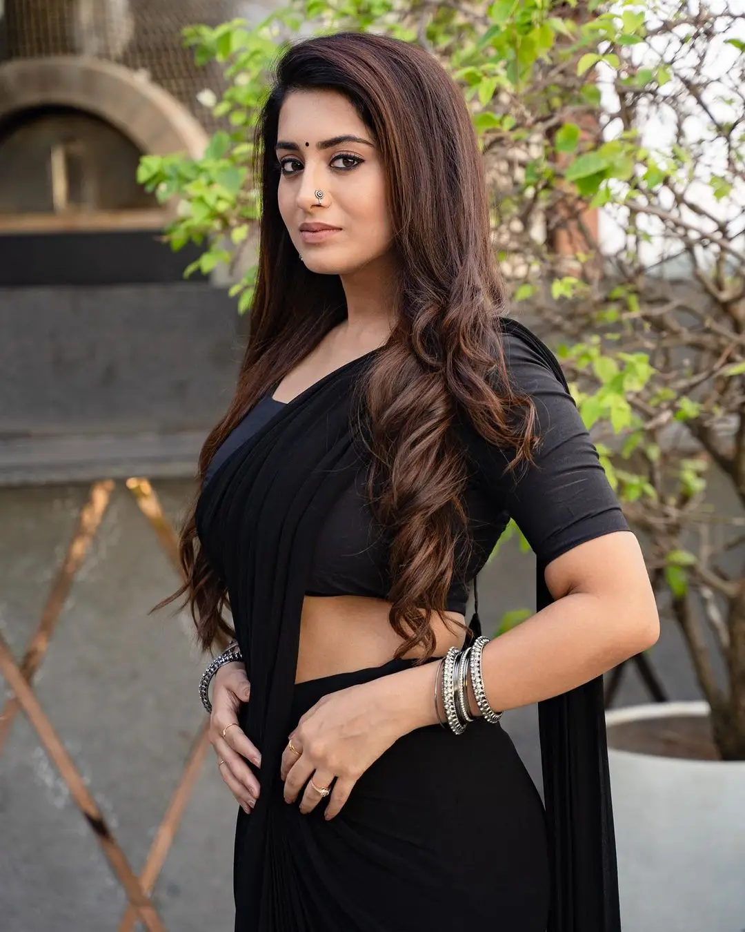 Rashi Singh Long Hair Photos in Black Saree